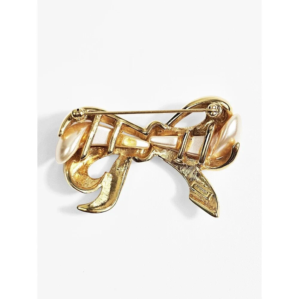 Napier Vintage Gold Tone Ribon Faux Pearl Accent Brooch